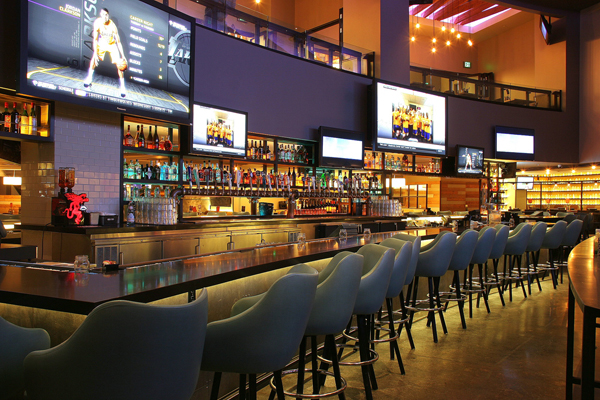 tomsurbanlosangelesSports-Deck-Bar